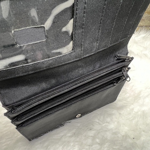 Black Genuine Leather Croc Embossed Snap Button Organizer Wallet - Picture 8 of 12